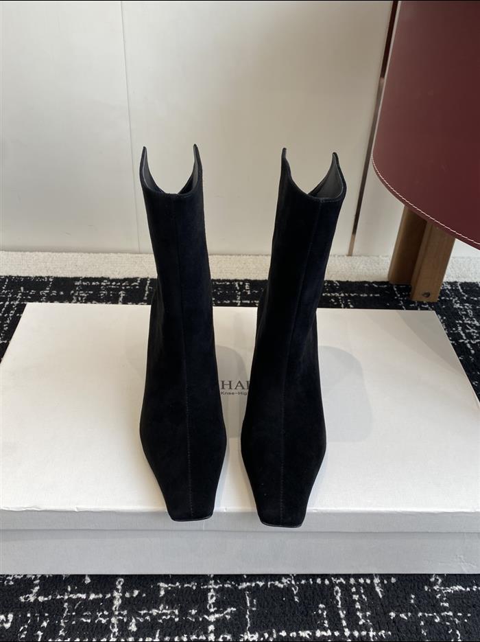 20251128174410209 390